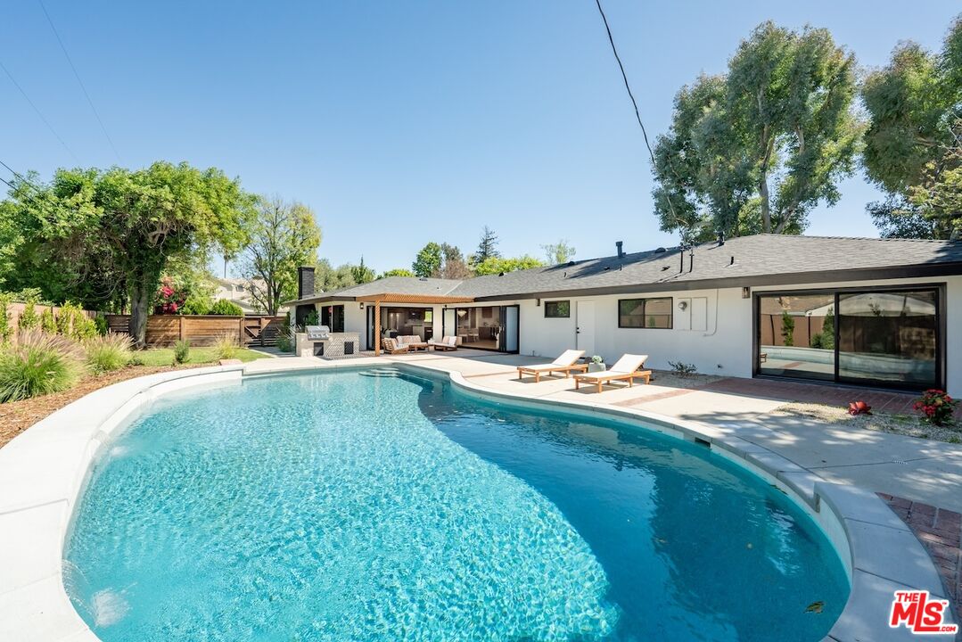 17601 McCormick Street Encino, CA 91316 - Photo 30 of 33