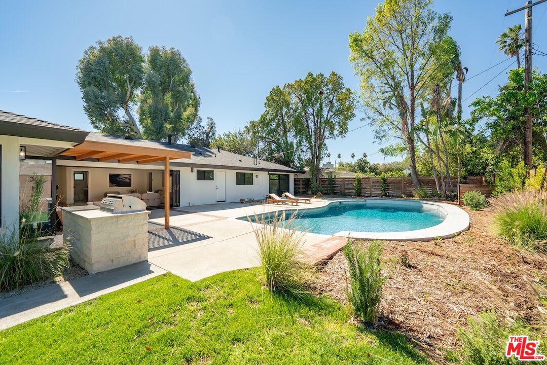 17601 McCormick Street Encino, CA 91316 - Photo 31 of 33