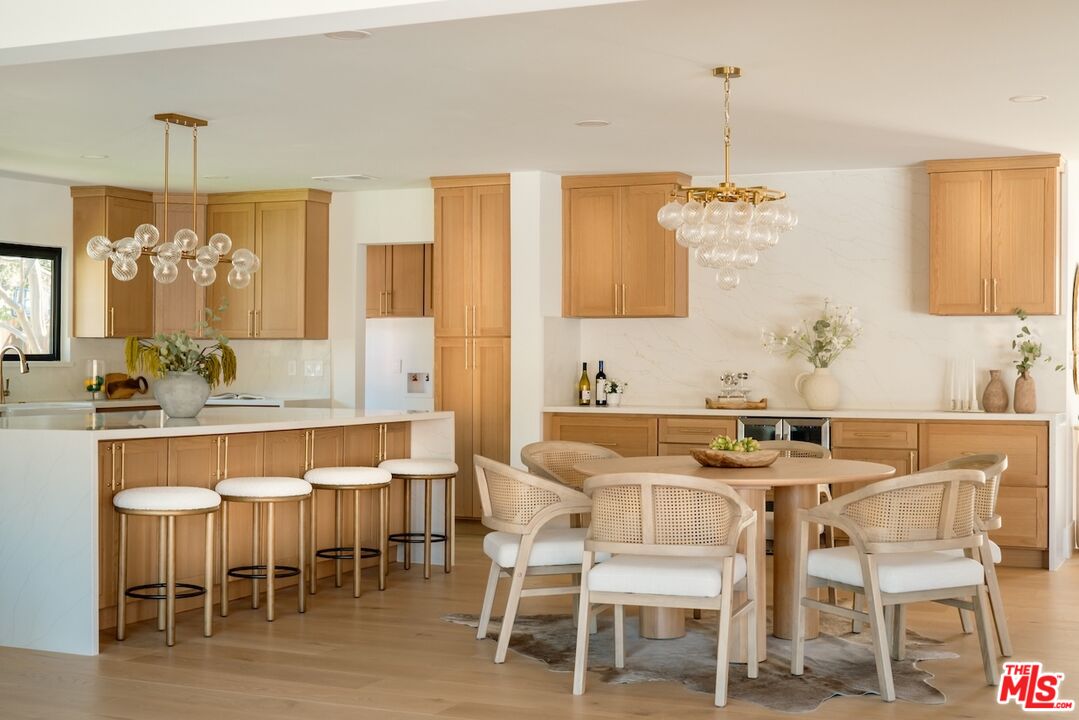17601 McCormick Street Encino, CA 91316 - Photo 5 of 33