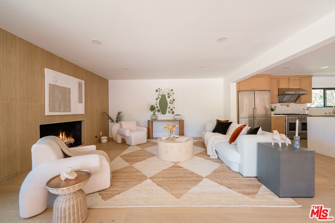 17601 McCormick Street Encino, CA 91316 - Photo 10 of 33