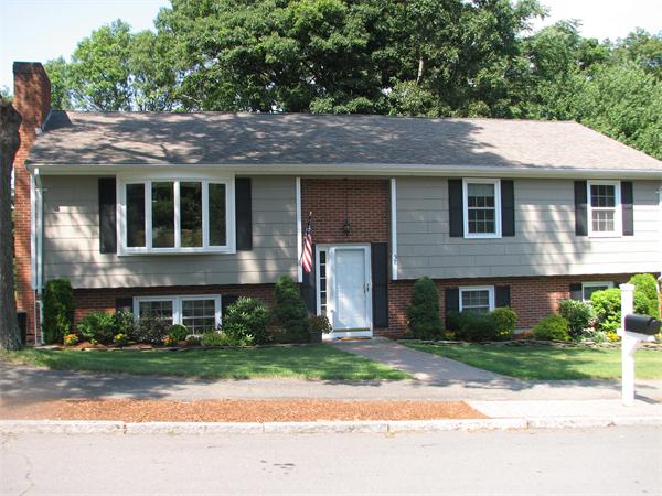 37 Reynolds Road Wakefield, MA 01880 - Photo 1 of 21 Gallery Image 1