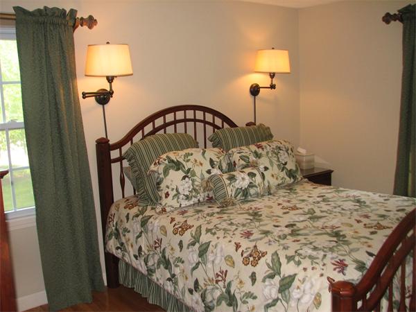 37 Reynolds Road Wakefield, MA 01880 - Photo 13 of 21 Gallery Image 13