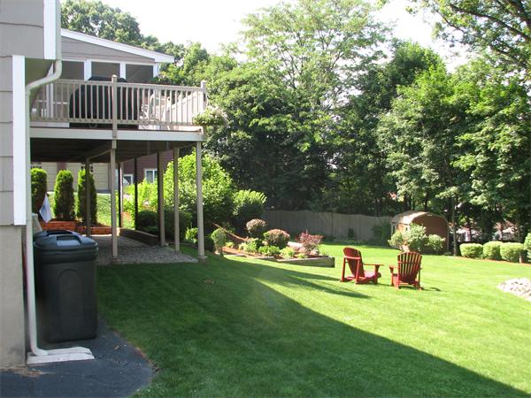 37 Reynolds Road Wakefield, MA 01880 - Photo 3 of 21 Gallery Image 3