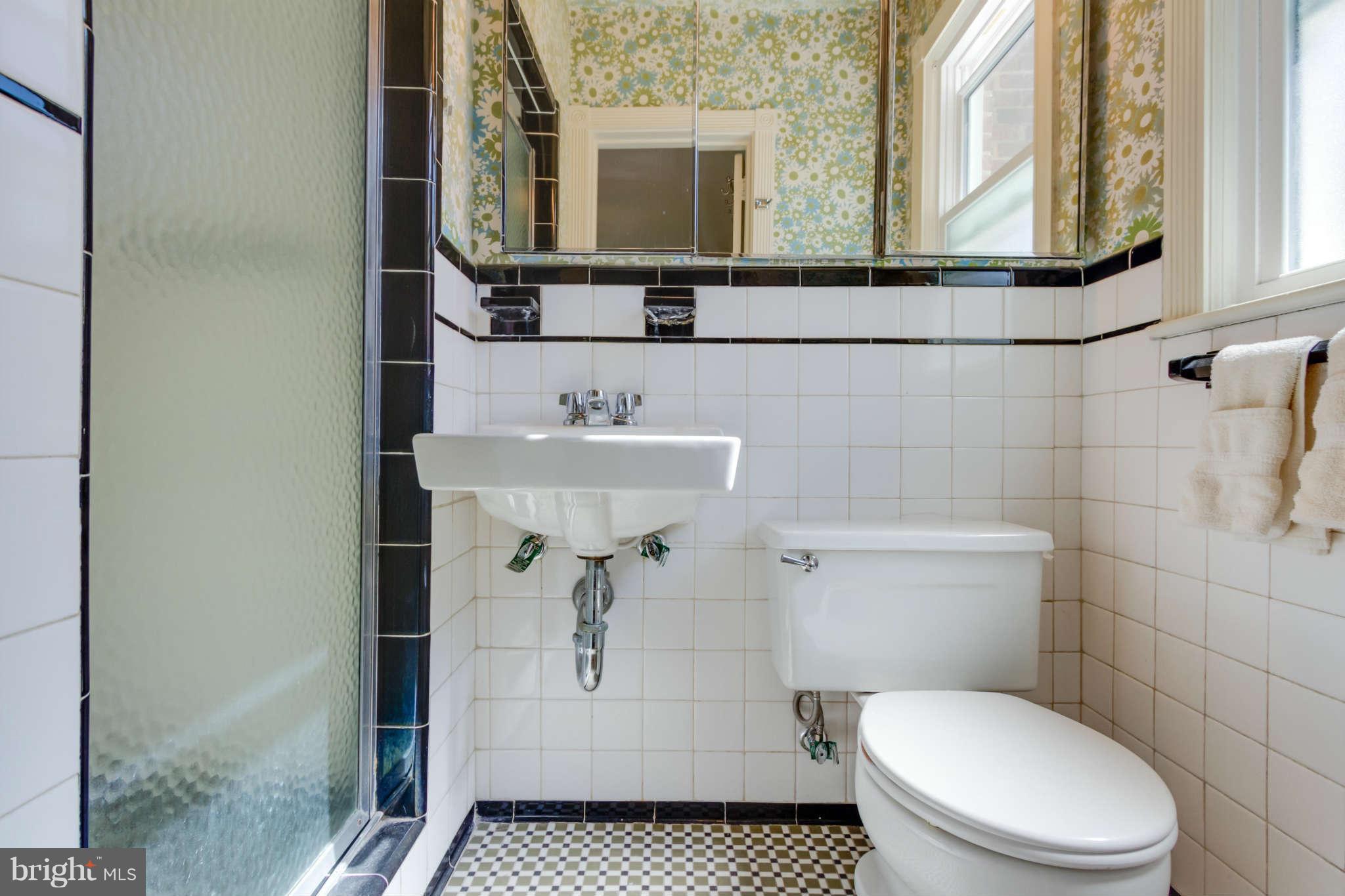 4837 Reservoir Road Northwest Washington, DC 20007 - Photo 10 of 25 Bath (Master)