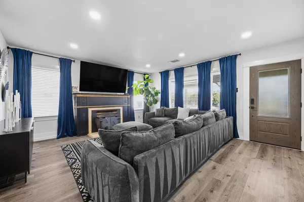 $594,999 | 29205 Road 210, Exeter, CA 93221