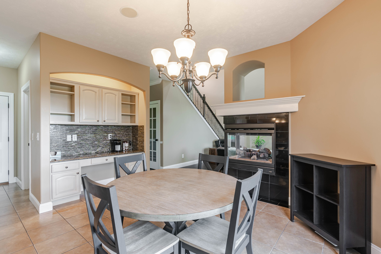 3913 Baywood Road Bloomington, IL 61705 - Photo 11 of 58 Gallery Image 11