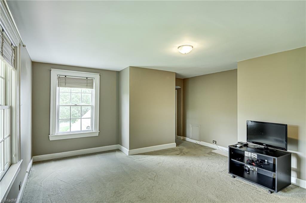 1408 Cardiff Lane High Point, NC 27265 - Photo 19 of 30 Gallery Image 19