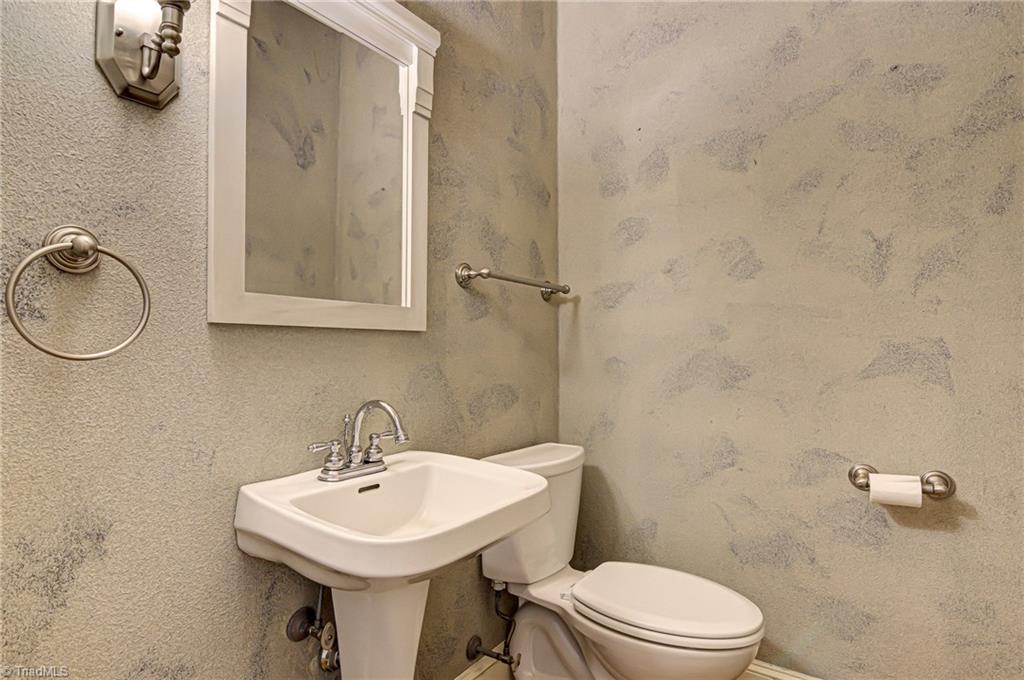 1408 Cardiff Lane High Point, NC 27265 - Photo 22 of 30 Gallery Image 22
