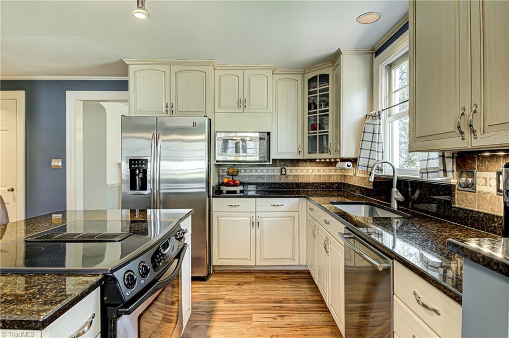 1408 Cardiff Lane High Point, NC 27265 - Photo 9 of 30 Gallery Image 9