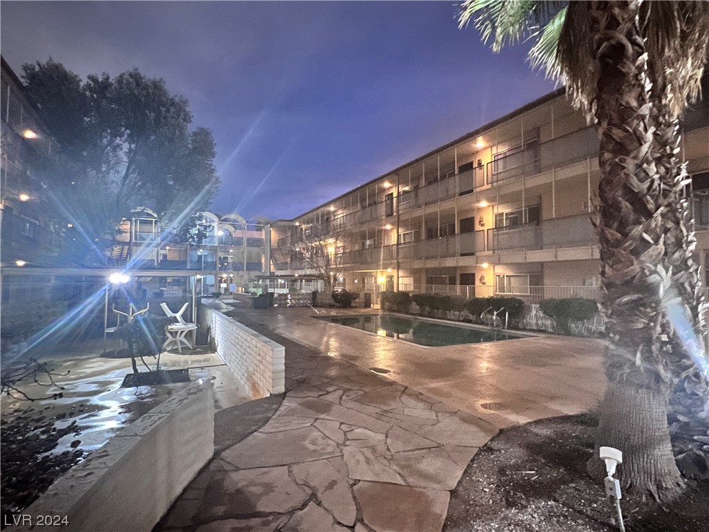 356 East Desert Inn Road, Unit 217 Las Vegas, NV 89109 - Photo 5 of 20 Gallery Image 5