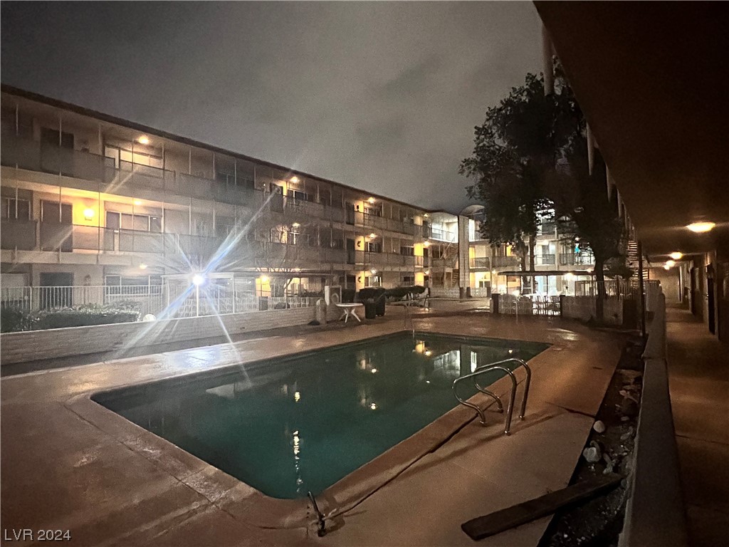 356 East Desert Inn Road, Unit 217 Las Vegas, NV 89109 - Photo 6 of 20 Gallery Image 6