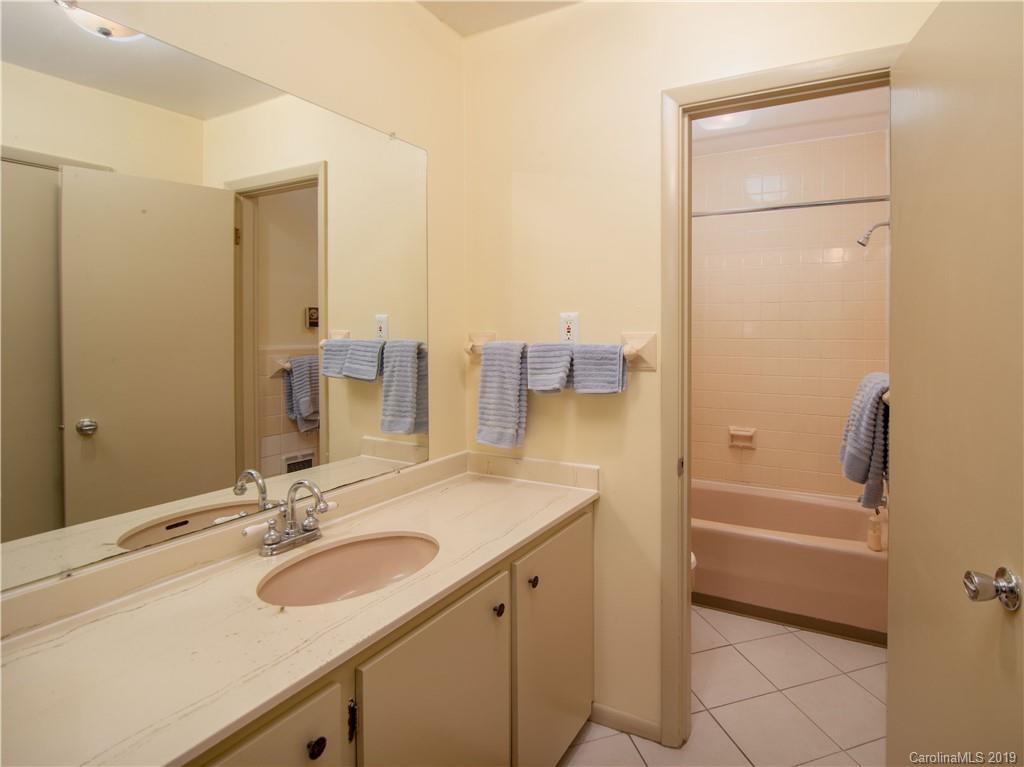 831 Cardinal Road Brevard, NC 28712 - Photo 12 of 18 Gallery Image 12