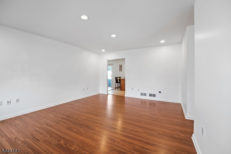71 Dukes Road Rahway, NJ 07065 - Photo 9 of 18