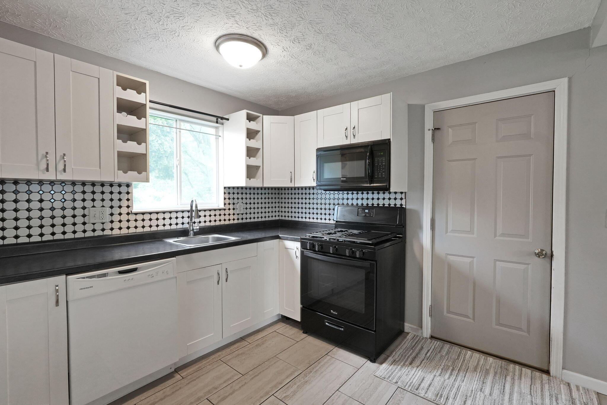3224 Sundale Road Columbus, OH 43232 - Photo 15 of 44 Gallery Image 15
