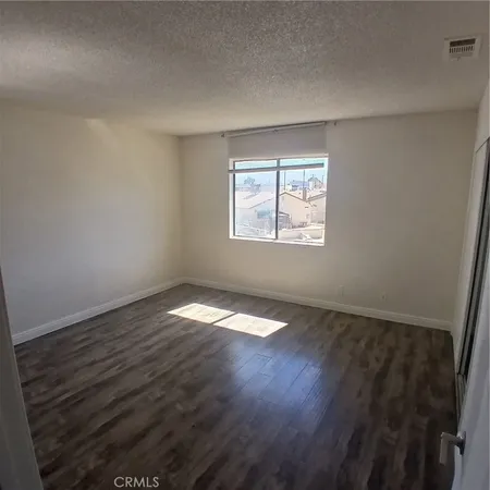 $1,800 | 509 East Ave Q-2, Unit B, Palmdale, CA 93550
