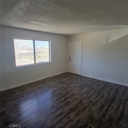 $1,800 | 509 East Ave Q-2, Unit B, Palmdale, CA 93550
