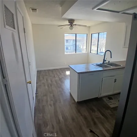 $1,800 | 509 East Ave Q-2, Unit B, Palmdale, CA 93550