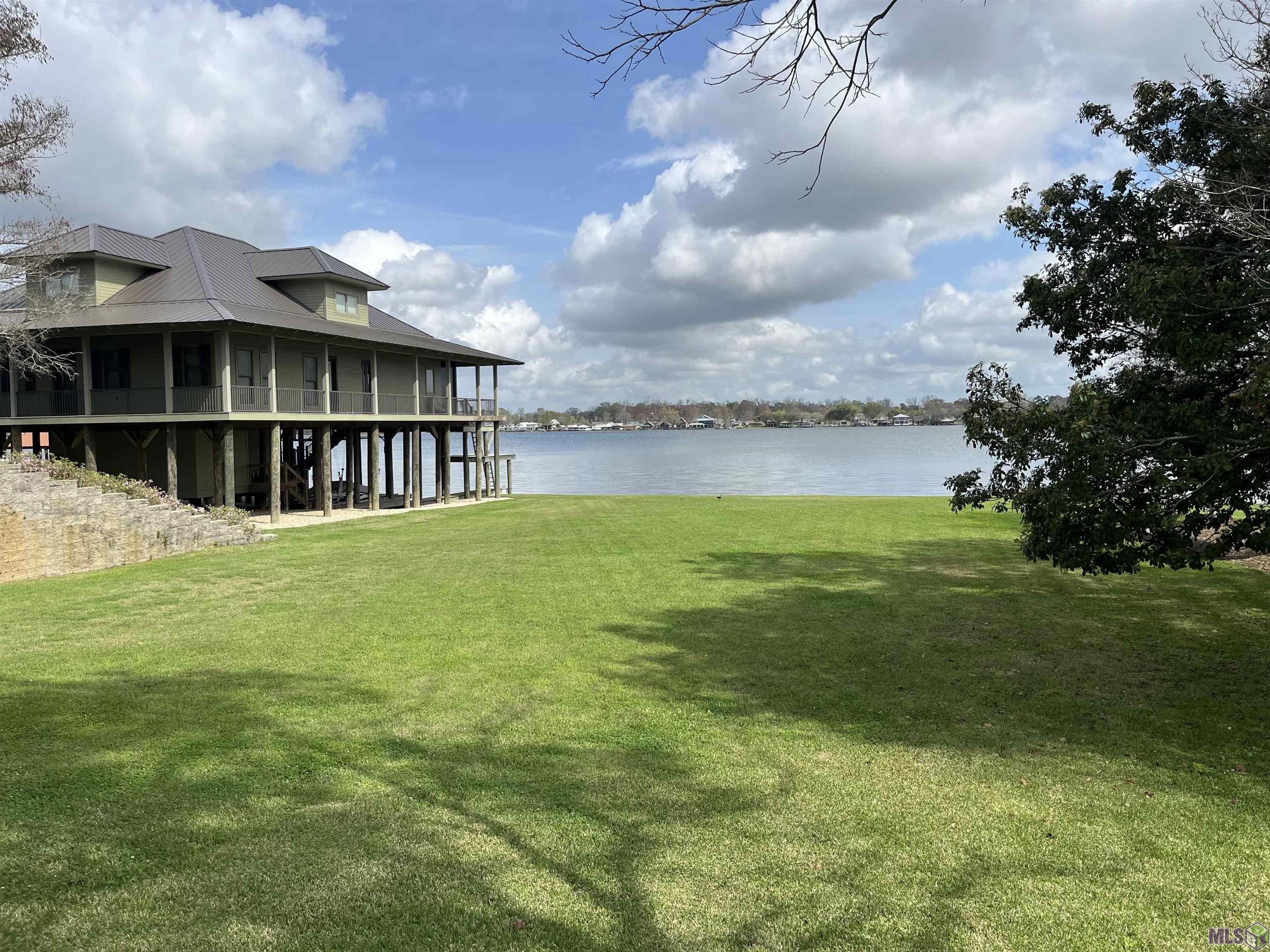 0 False River Road Jarreau, LA 70749 - Photo 3 of 9 Neighbor