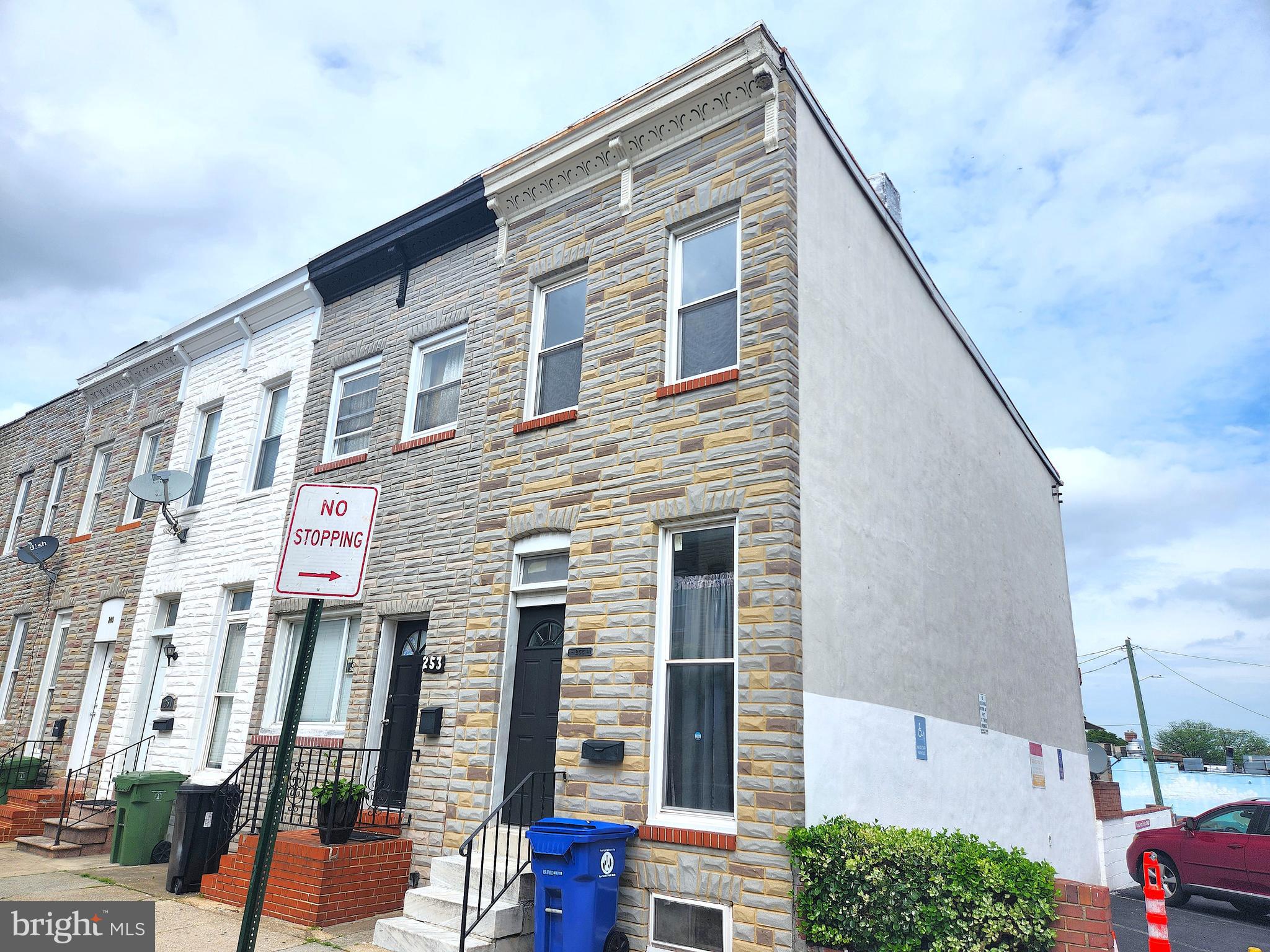 255 South Conkling Street Baltimore, MD 21224 - Photo 33 of 33 a view of a building from a balcony