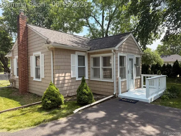 $199,900 | 29780 Milford Road, New Hudson, MI 48165