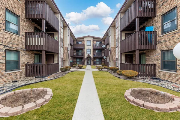 $219,999 | 4553 West 56th Street, Unit 208E, Chicago, IL 60629