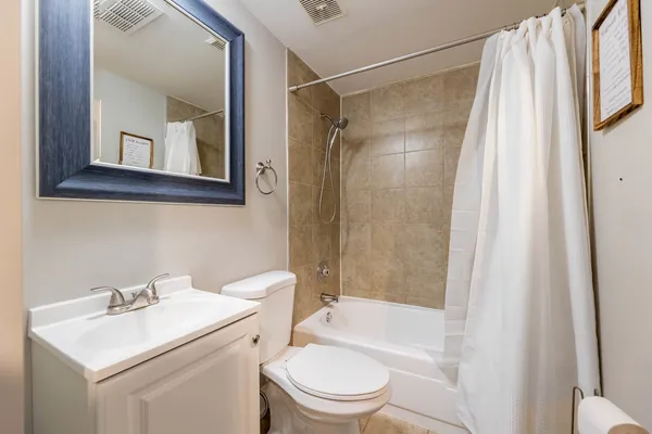 $219,999 | 4553 West 56th Street, Unit 208E, Chicago, IL 60629