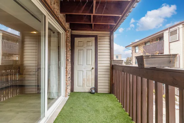 $219,999 | 4553 West 56th Street, Unit 208E, Chicago, IL 60629