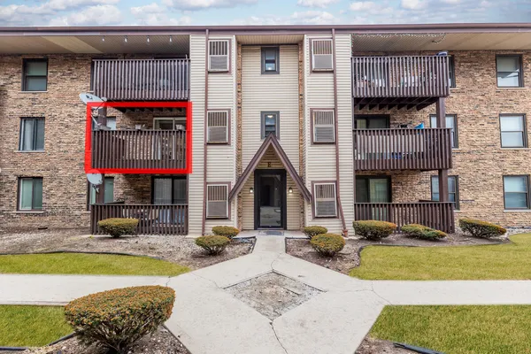 $219,999 | 4553 West 56th Street, Unit 208E, Chicago, IL 60629
