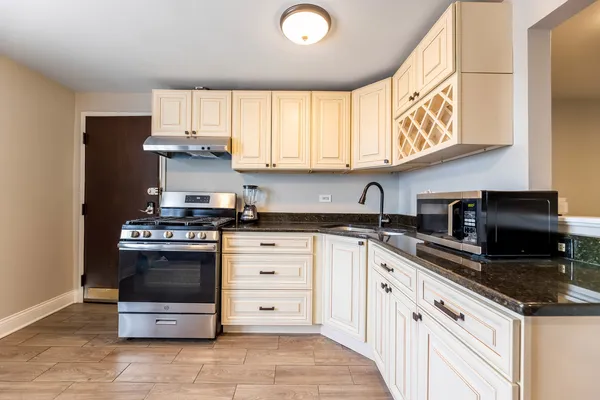$219,999 | 4553 West 56th Street, Unit 208E, Chicago, IL 60629