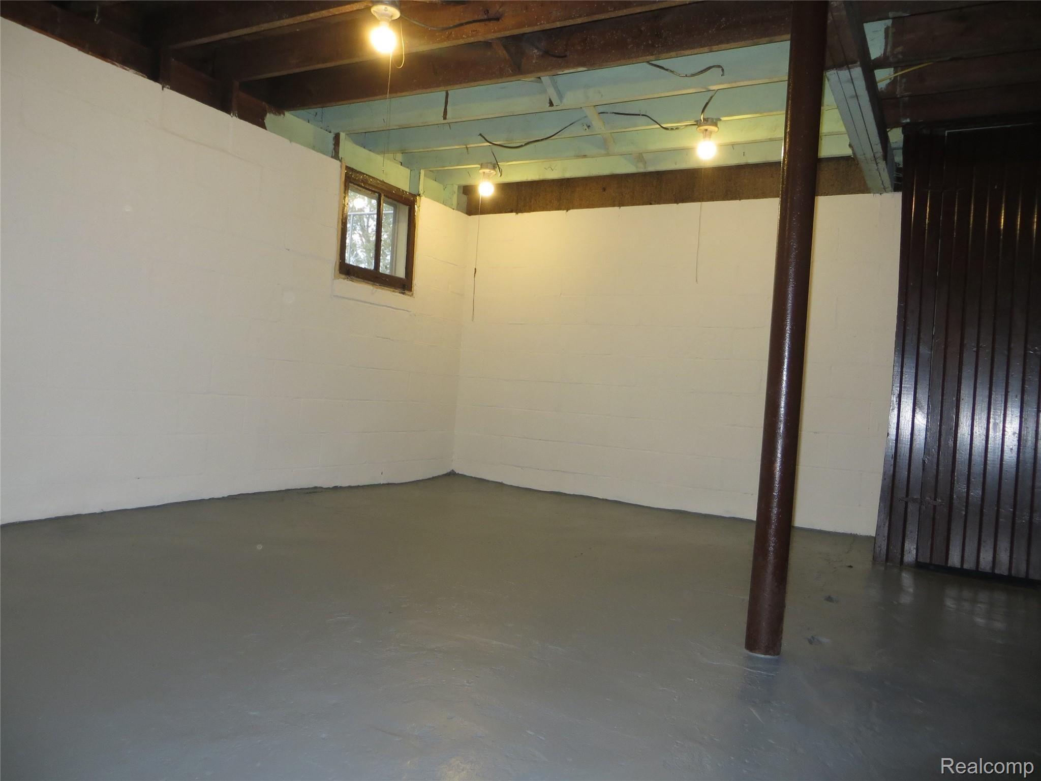 23053 Rausch Avenue Eastpointe, MI 48021 - Photo 44 of 53 IMG_1762.JPG
