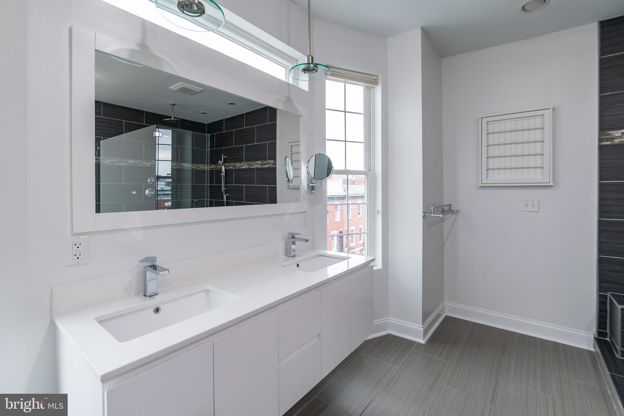 2017 Carpenter Street Philadelphia, PA 19146 - Photo 36 of 46