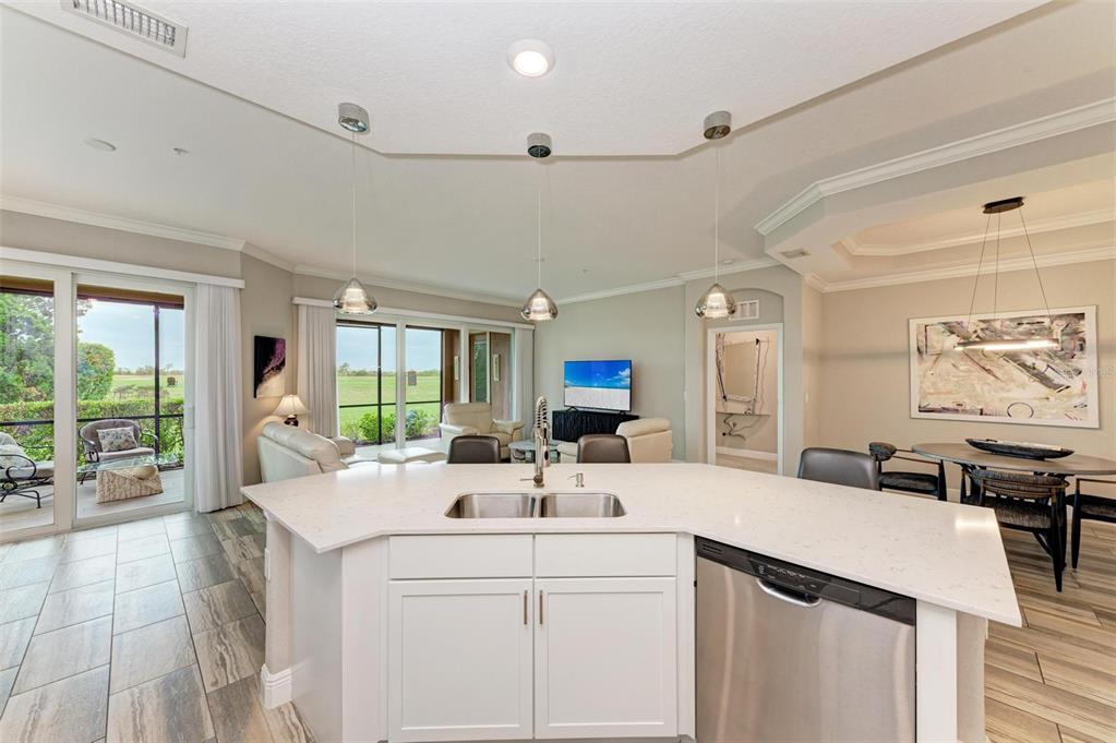 7374 Divot Loop Bradenton, FL 34202 - Photo 10 of 43