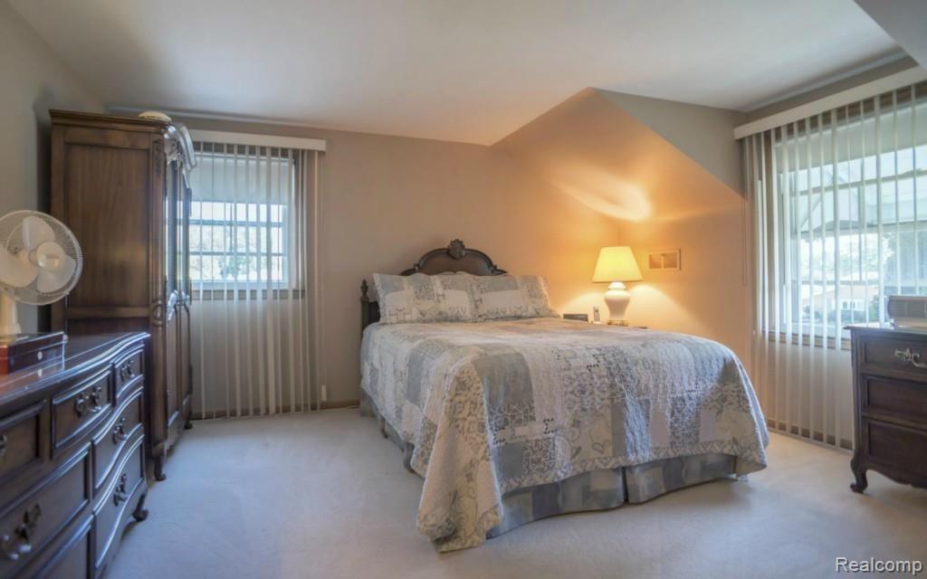 60 Willison Road Grosse Pointe, MI 48236 - Photo 20 of 34 17-photo-web-1680x1050-154792.jpg