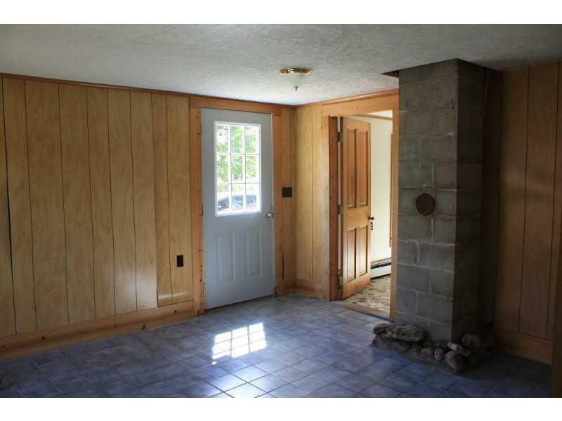 1125 Litchfield Road Bowdoin, ME 04287 - Photo 14 of 16 Den/Family/Great Room.
