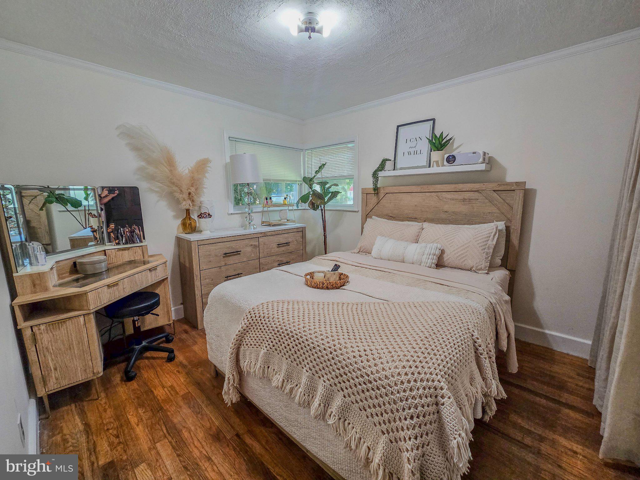 33 Delwood Road Cherry Hill, NJ 08002 - Photo 12 of 27 Cozy retreat with natural light.