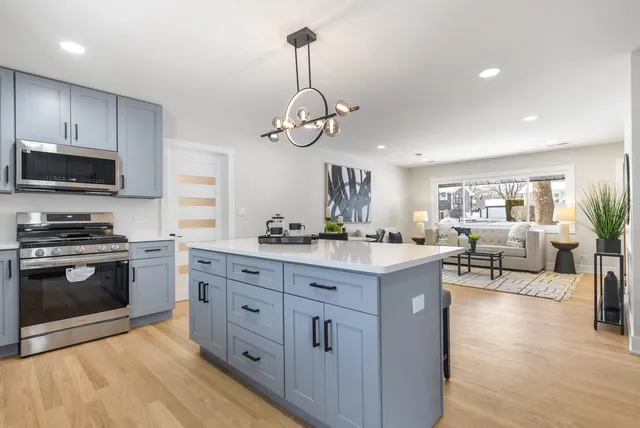 $459,000 | 1485 Jefferson Road, Hoffman Estates, IL 60169