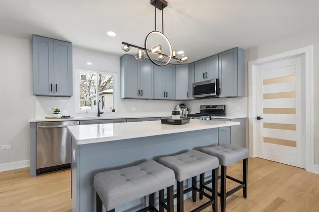 $459,000 | 1485 Jefferson Road, Hoffman Estates, IL 60169