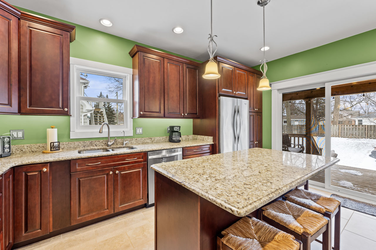 15405 Joliet Road Plainfield, IL 60544 - Photo 12 of 36