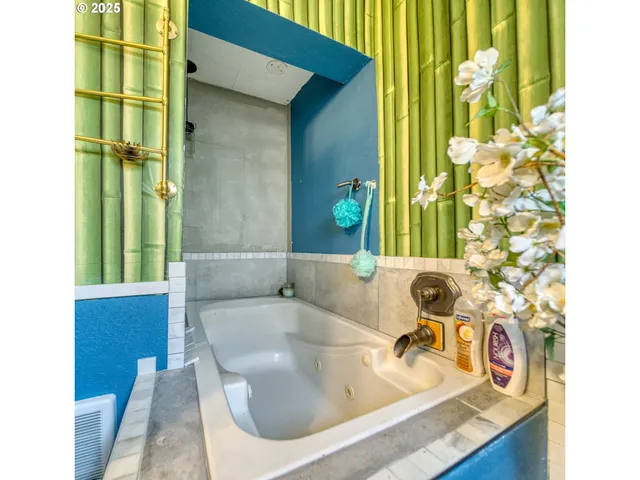 $414,900 | 385 North 6th Street, St. Helens, OR 97051