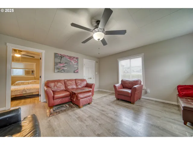 $414,900 | 385 North 6th Street, St. Helens, OR 97051