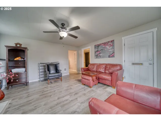 $414,900 | 385 North 6th Street, St. Helens, OR 97051