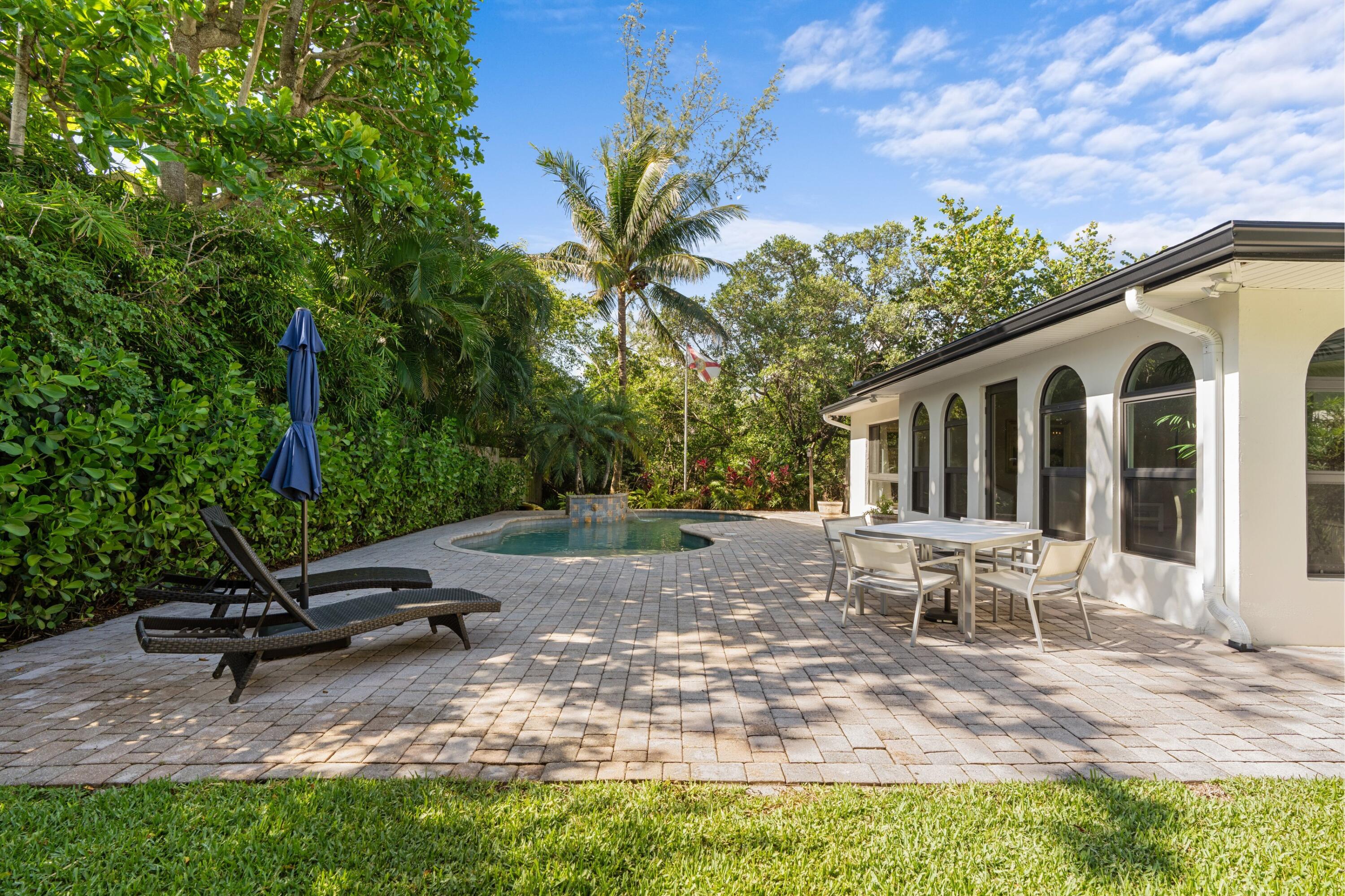 35 Anna Street Ocean Ridge, FL 33435 - Photo 27 of 75 Backyard Exterior