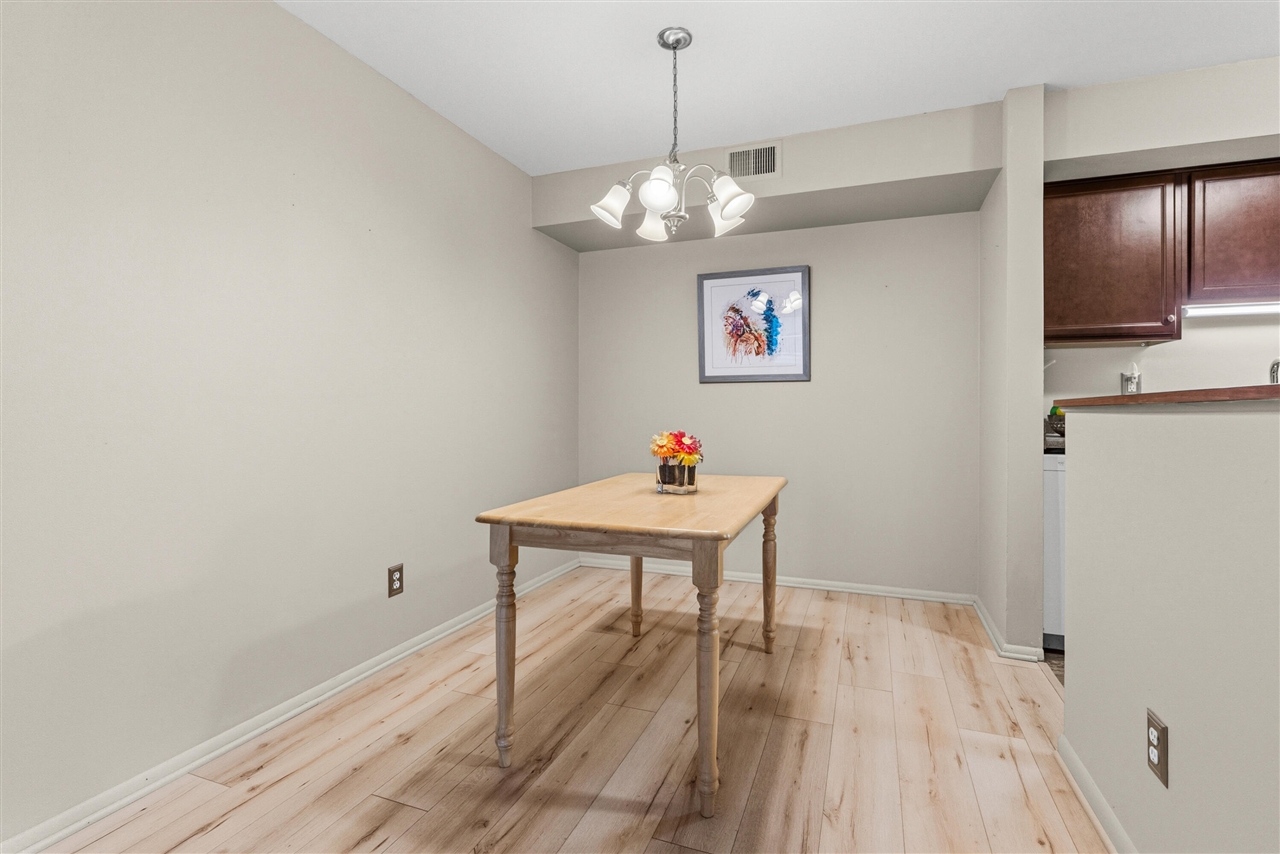 734 West Kilgore Road, Unit 208 Kalamazoo, MI 49008 - Photo 10 of 32
