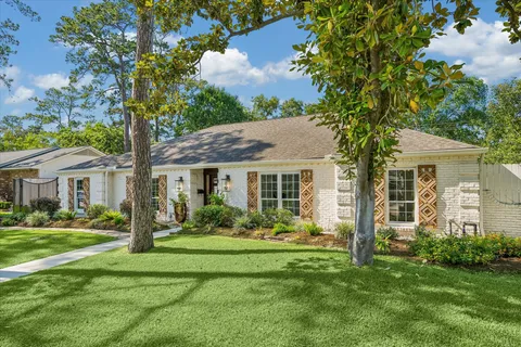 $1,325,000 | 10102 Candlewood Drive, Houston, TX 77042