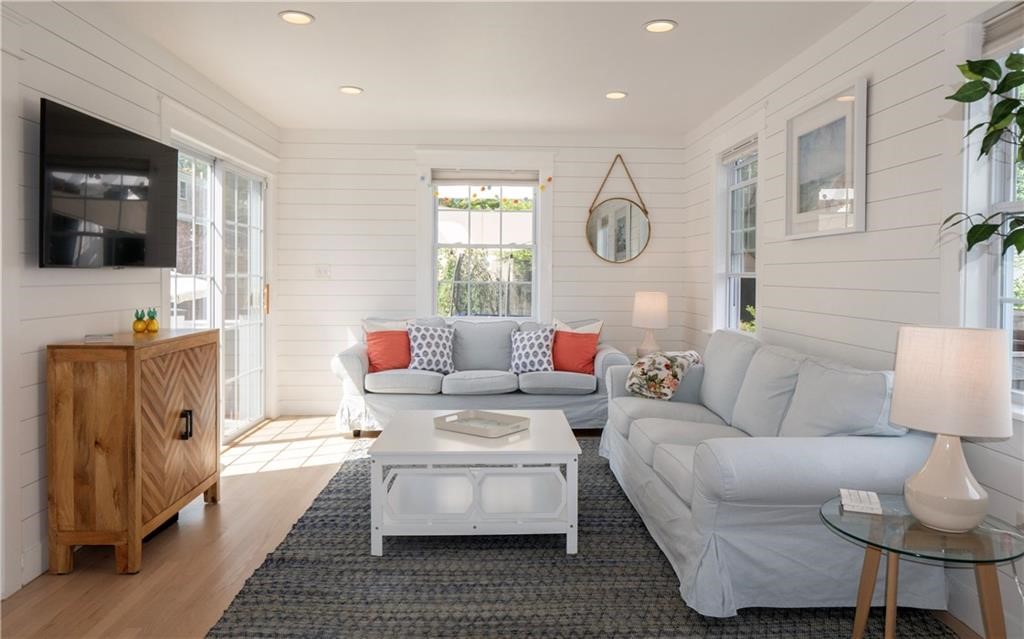 122 Ruggles Avenue Newport, RI 02840 - Photo 13 of 50