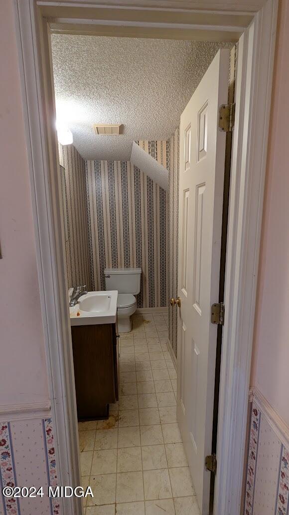 101 Windermere Circle Macon, GA 31210 - Photo 5 of 13 half bath