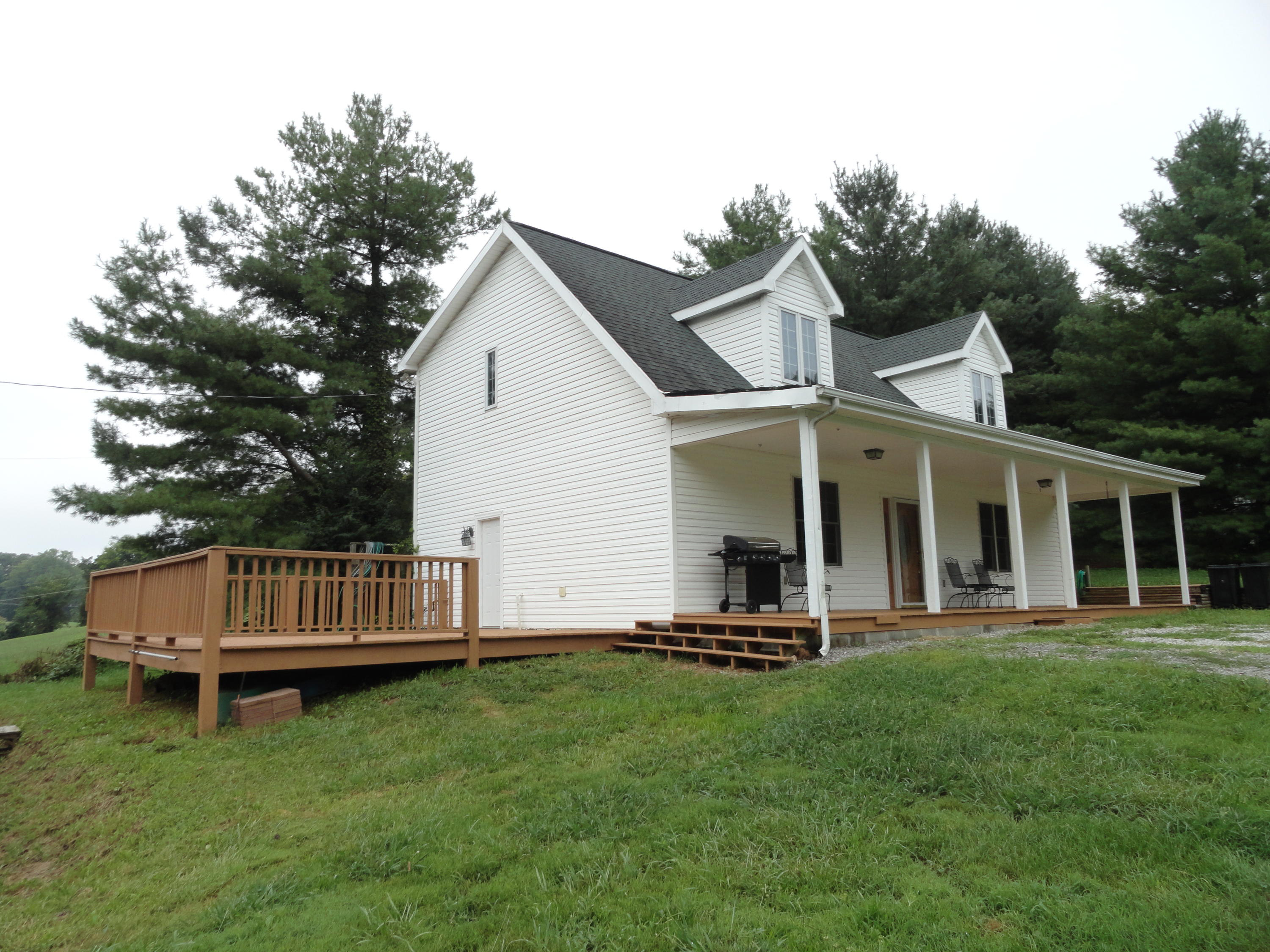 511 Black Oak Road Clinton, TN 37716 - Photo 2 of 38 DSC07312