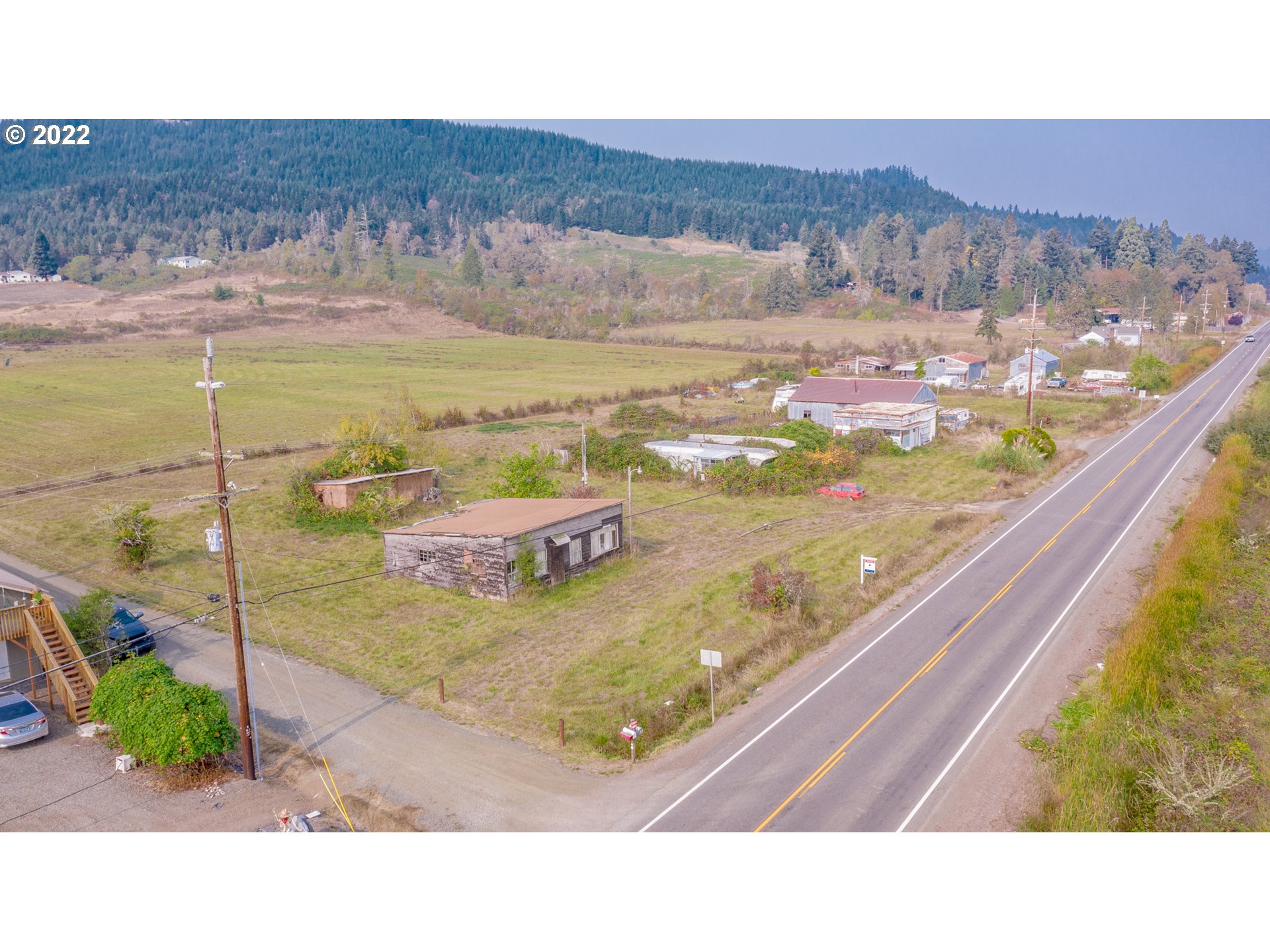 3132 Eagle Valley Road Yoncalla, OR 97499 - Photo 26 of 32 a view of a swimming pool with a yard