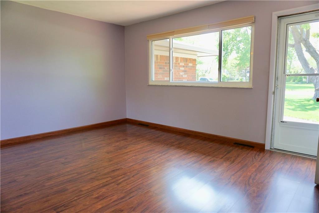 609 Hopkins Road Indianapolis, IN 46229 - Photo 2 of 32