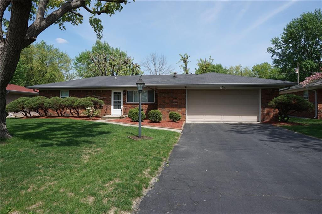 609 Hopkins Road Indianapolis, IN 46229 - Photo 11 of 32